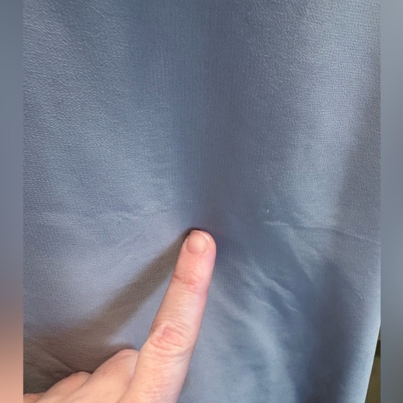 Torrid light grey tank size 1 small snag on front still great condition - Picture 4 of 6